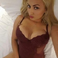 Sarra Escort in Bedford