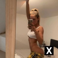Chanelle Mons