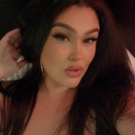 Stacie Escort in Paramount