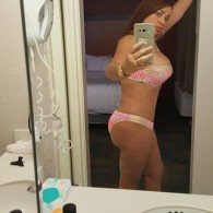 Colombiana Escort in Santa Ana