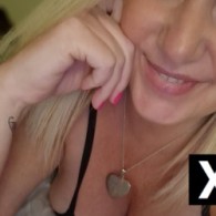 Apples Escort in Alexandria