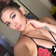 Nina Escort in Oakland