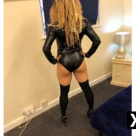 PARIS Escort in Worcester