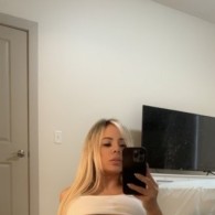 Luna Escort in Maplewood