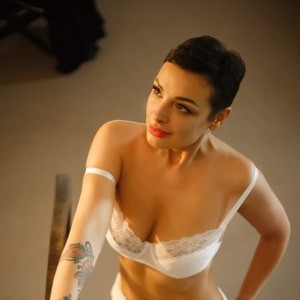 Molly, Wolfsburg escorts