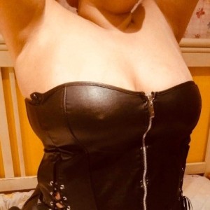 Lucia, Vigo escorts