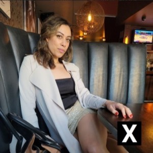 Maxienne, Calumet City escorts