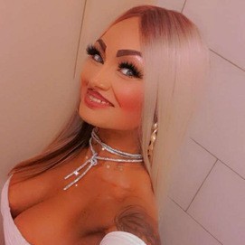 Adelina, Duisburg escorts