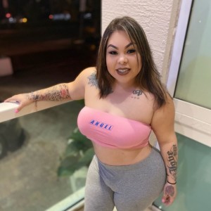 Selena, Edison escorts