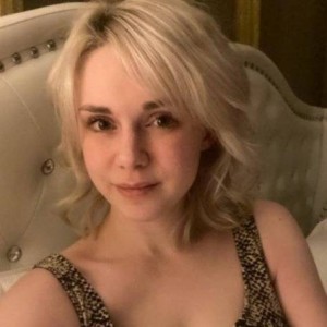 Molly, Logan escorts