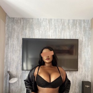 Rose, Fairfield CT escorts