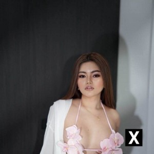 Gwen, Darwin escorts