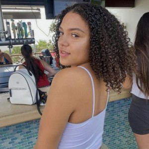 Alisa, Largo escorts