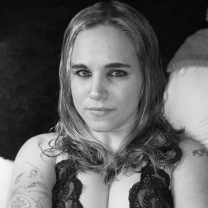 Selena, Des Moines escorts