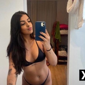 LIZ, Sandwich escorts