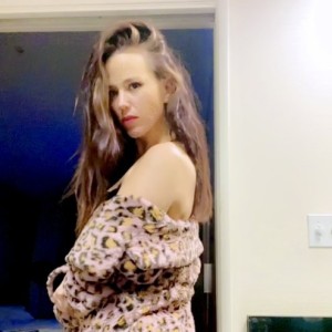 Miss_snowbunny, Corona escorts