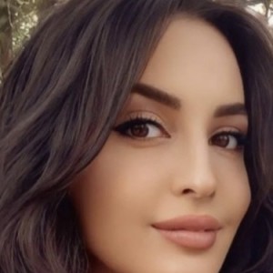 Lyusia, Lac escorts