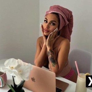 Erika, Birstall escorts