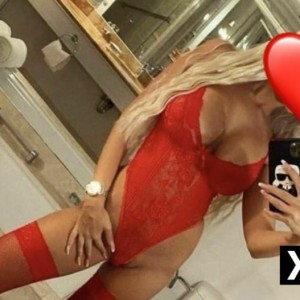 Blonda Siliconata Te Astept Fara Graba Intr O Locatie Intima Si Discreta, La Malul Marii 0712264910, Constanța escorts