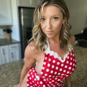 Kelly, Apache Junction escorts
