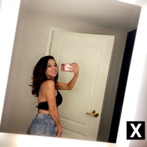 Jasmine, Fontana escorts