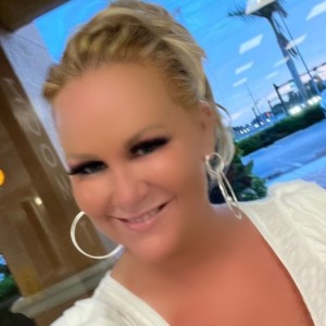 Hayley, Naples escorts