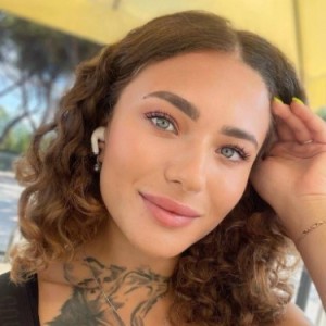 Molly, Chalcis escorts