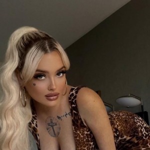 Scarlett, Burbank escorts
