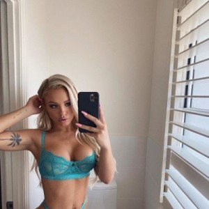 laurene, Normandie escorts