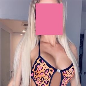 Trixi, Chilliwack escorts
