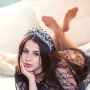 Regina, Paris escorts