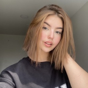 Kate, Edina escorts