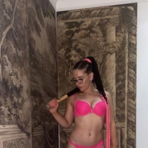Franky, Carlton escorts