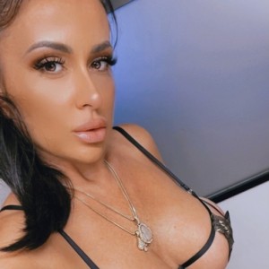 Katrina, Ventura escorts