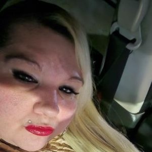 Kat, Amherst escorts