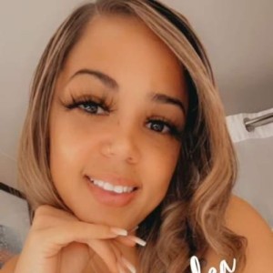 Lea, Connell escorts