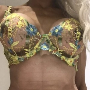 Merry, Scole escorts