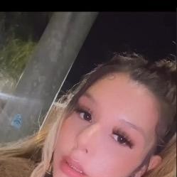 Enaa, Oakley escorts