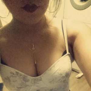 Tia, Victoria escorts