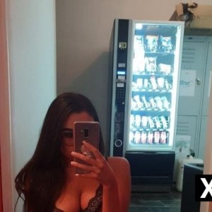 APRIL HARPER, Jolimont escorts
