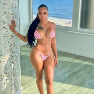 Liliane, Amiens escorts