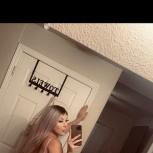 Blondie, Wylie escorts