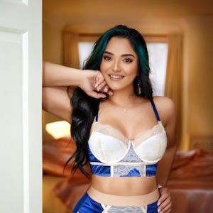Cleo, Brentwood escorts