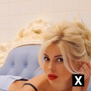 Bibi, Weston escorts