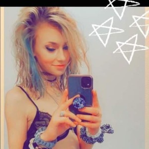 Lilly, Chapel Hill escorts