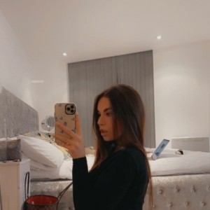 Malorie, Bulle escorts