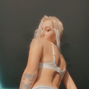 Luna, Eugene escorts