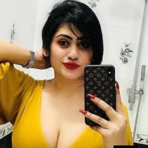 Urmi, Surat escorts