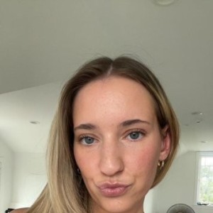 Miley, Norfolk escorts