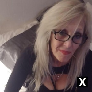 Shelly, Hindman escorts